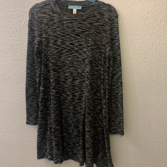 Small long sleeve sweater dress - Picture 1 of 3
